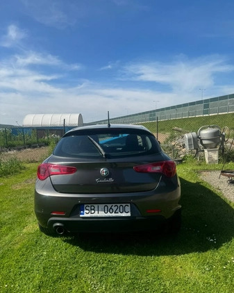 Alfa Romeo Giulietta cena 27000 przebieg: 105000, rok produkcji 2011 z Biała małe 106